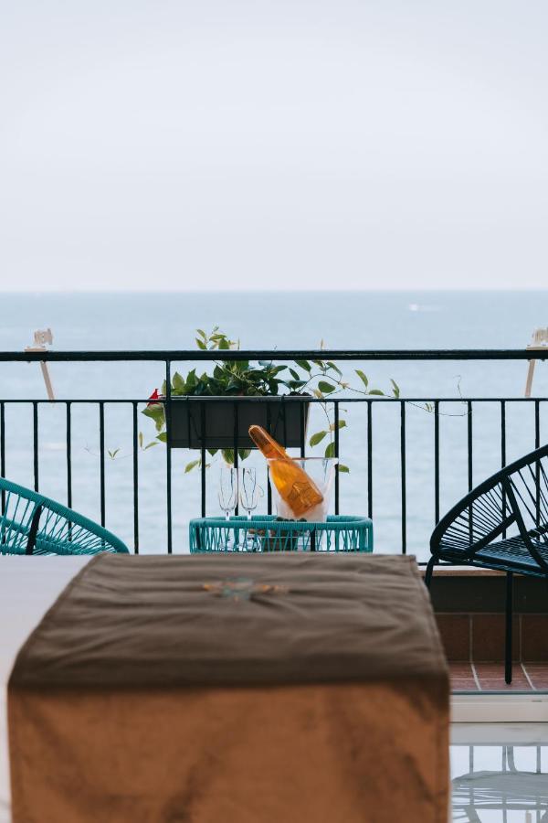 Frontemare Suite Castellammare di Stabia Dış mekan fotoğraf